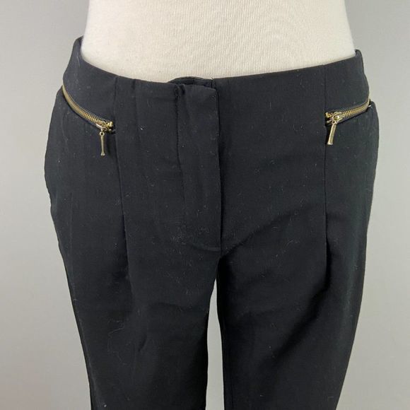 🌿4/$35 🌿FOREVER 21 Black Cropped Pants with Gold Zipper Detail - Picture 3 of 10